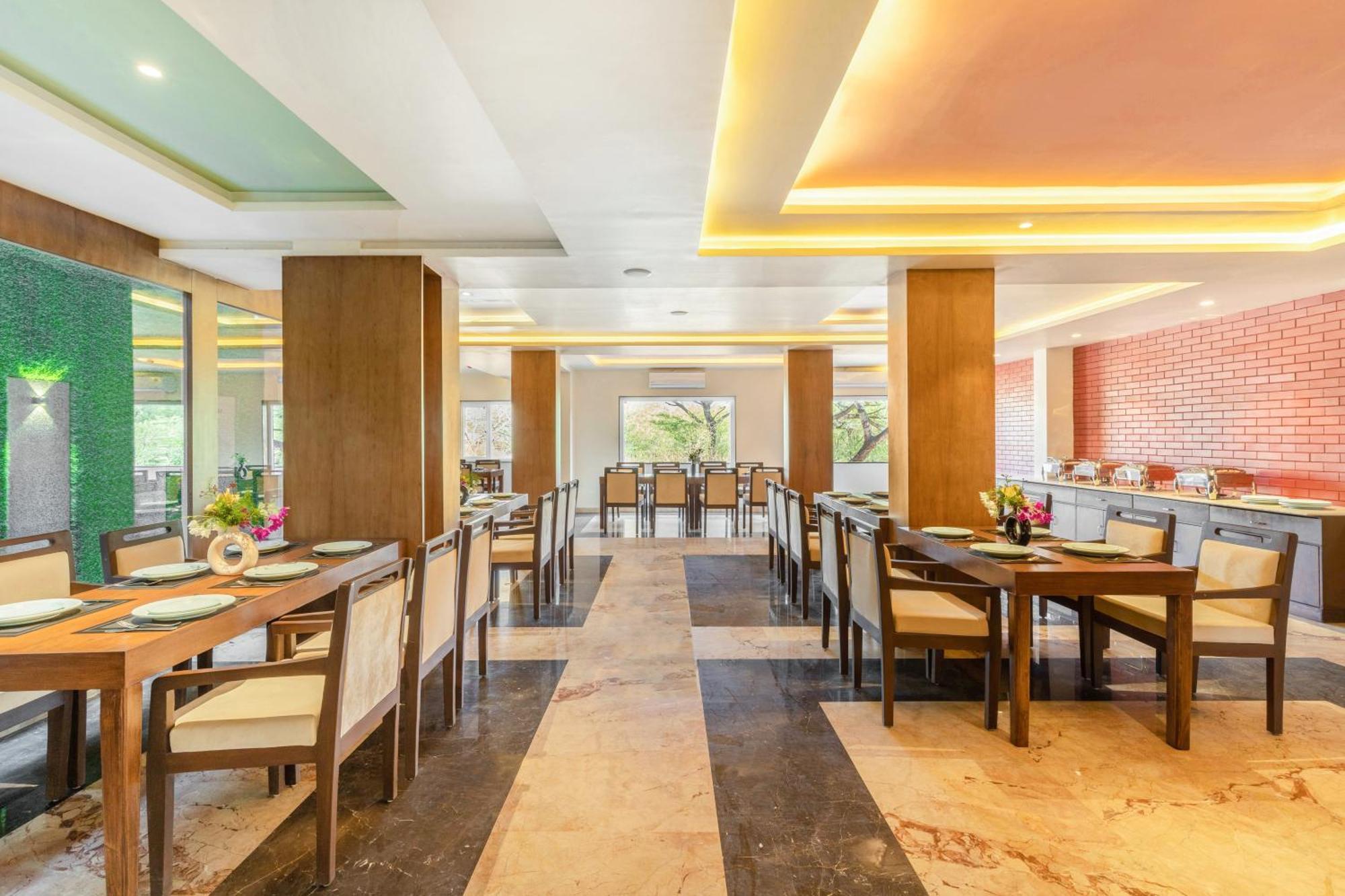 Seasons Sajjangarh Hotel Udaipur Exterior photo