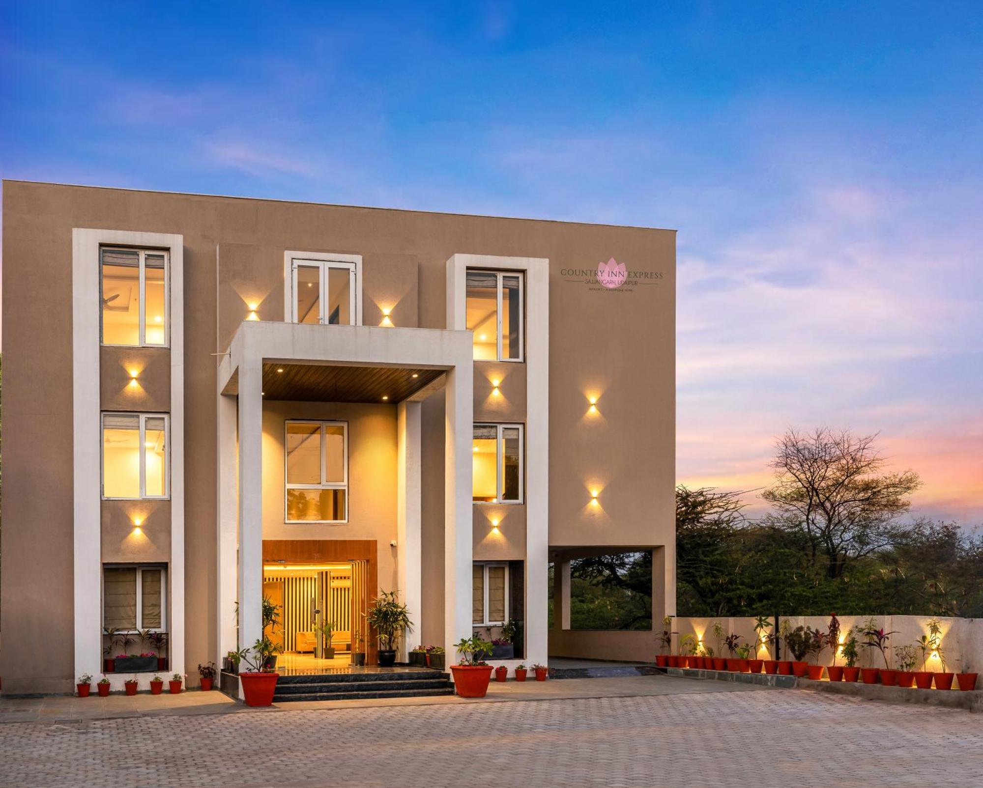 Seasons Sajjangarh Hotel Udaipur Exterior photo